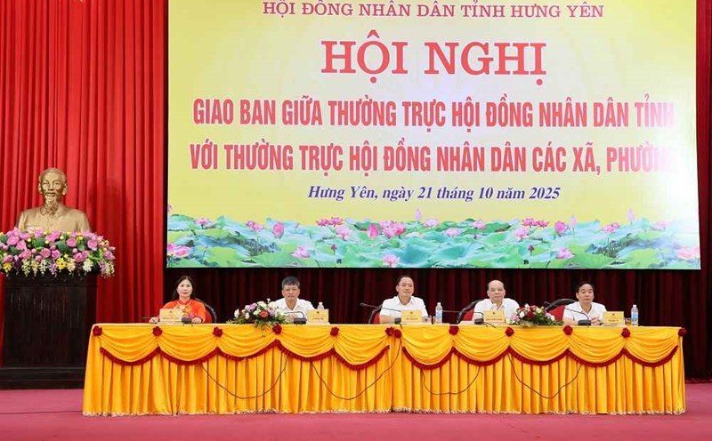Meeting between the Standing Committee of the Provincial People's Council and the Standing Committee of the People's Council of the commune and ward. Photo: Hung Yen Provincial Portal