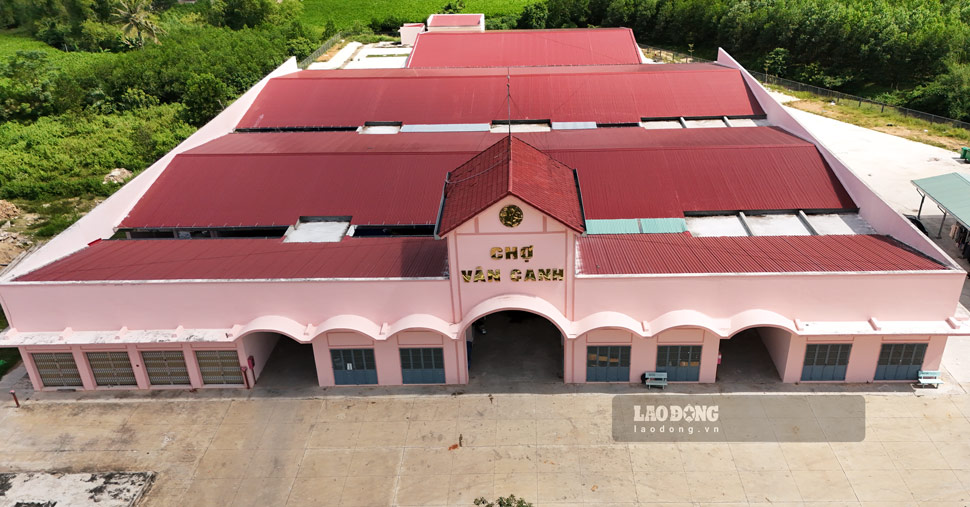 Cho moi Van Canh di vao hoat dong tu dau thang 5.2025. Anh: Hoai Phuong