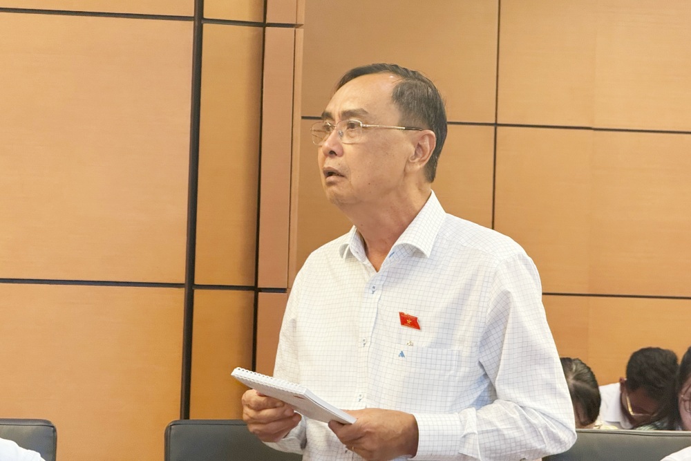 Thieu tuong Nguyen Minh Hoang noi ve thu doan bat coc online cua cac doi tuong lua dao. Anh: Pham Dong