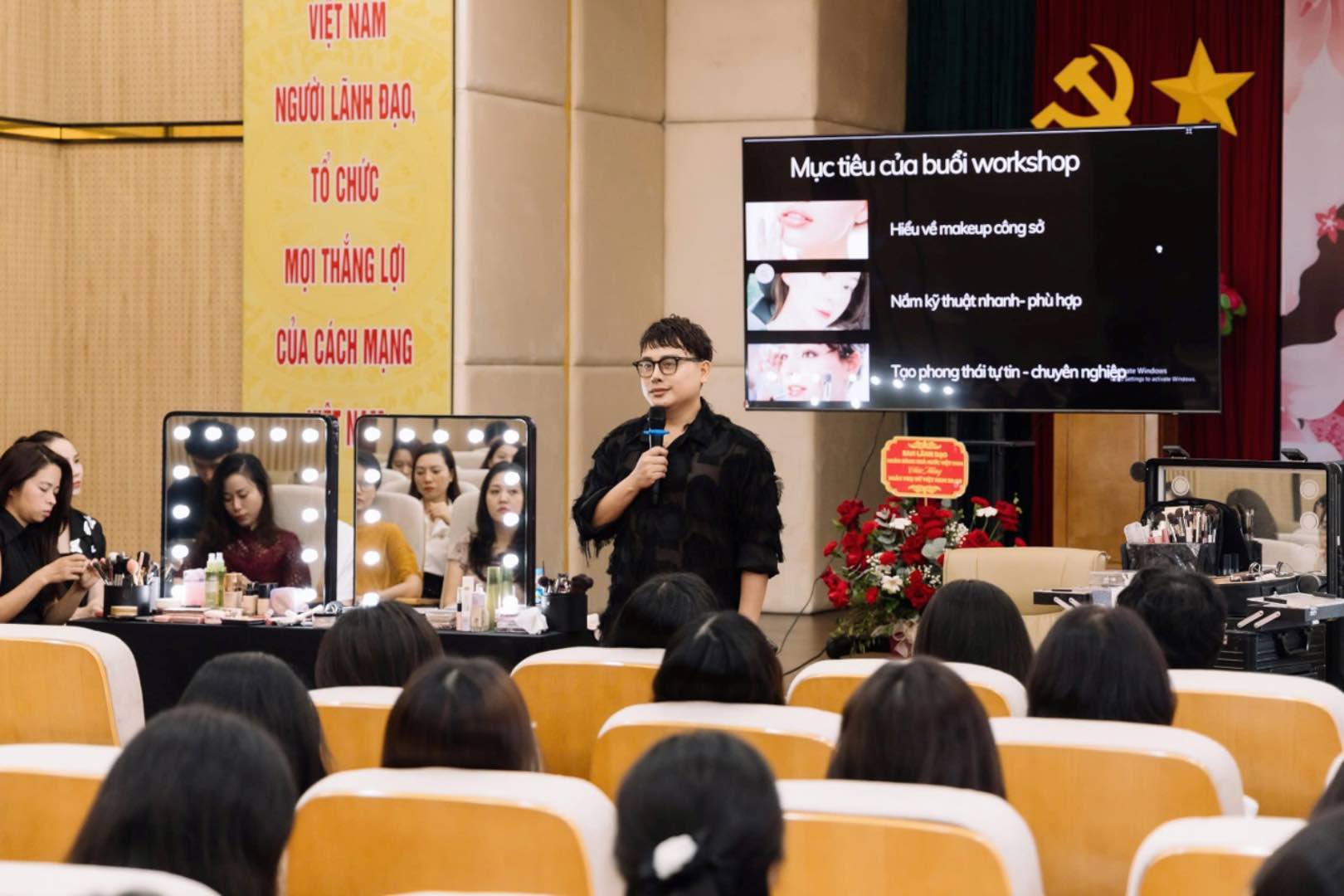 Chuyen gia trang diem Master Hieu Virus huong dan tai workshop.