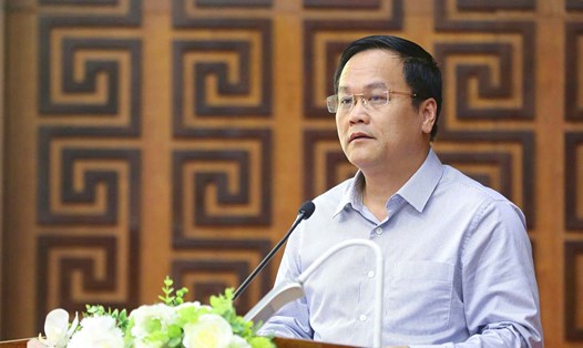 Ông Nguyễn Tiến Đạt - Giám đốc Sở Nội vụ tỉnh Điện Biên phát biểu tại Hội nghị công bố và trao quyết định biệt phái công chức, viên chức về công tác tại các xã, phường. Ảnh: Thanh Bình