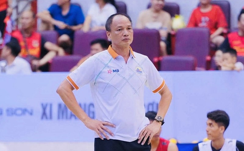 Coach Tran Dinh Tien is very confident that the players of the Vietnam Men's Volleyball Team will maintain their high performance at the 33rd SEA Games. Photo: VFV