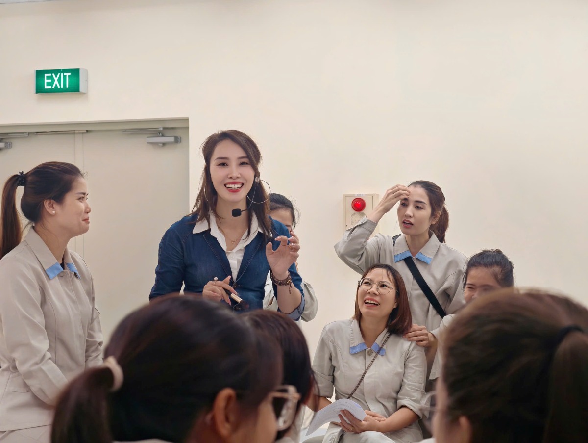 Nguoi lao dong hung thu voi kien thuc ve lam dep. Ảnh: Thanh Hoa