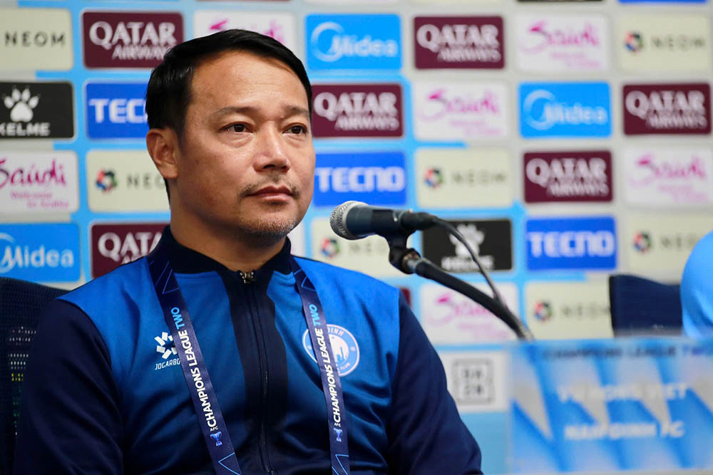 Nam Dinh 클럽의 Vu Hong Viet 감독. 사진: Nam Dinh 클럽