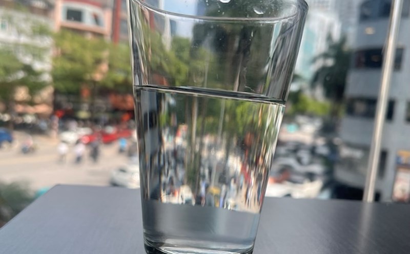 Water is one of the recommended drinks to supplement the body in the morning. Photo: Kieu Vu