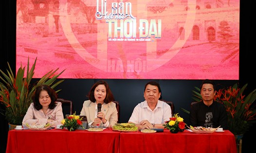 Bà Lê Thị Ánh Mai, Phó giám đốc Sở Văn hóa và Thể thao Hà Nội, đại diện Ban tổ chức thông tin về Festival Thăng Long - Hà Nội 2025. Ảnh: Ban tổ chức