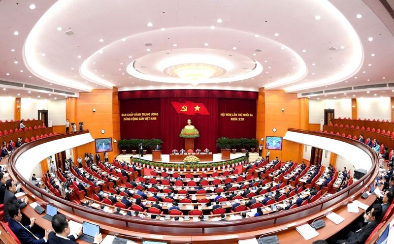 The 14th Congress Documents Editorial Team has just reported on a number of new and important issues in the Draft Documents submitted to the 14th National Party Congress. In the photo: 13th Central Conference, 13th tenure. Photo: Gia Han