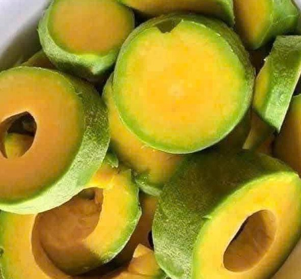 Avocado eaten with green vegetables and whole wheat bread helps reduce visceral fat. Photo: Kieu Vu.