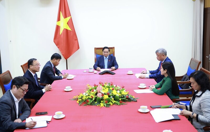 Politburo member and Prime Minister Pham Minh Chinh held a phone call with Thai Prime Minister Anutin Charnvirakul. Photo: VNA