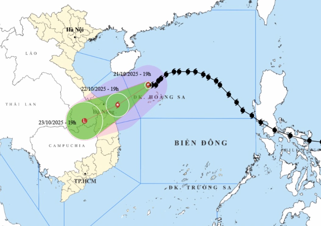La tormenta numero 12 Fengshen esta a mas de 300 km de Da Nang con posibilidad de tocar tierra el 22 de octubre Foto: NCHMF
