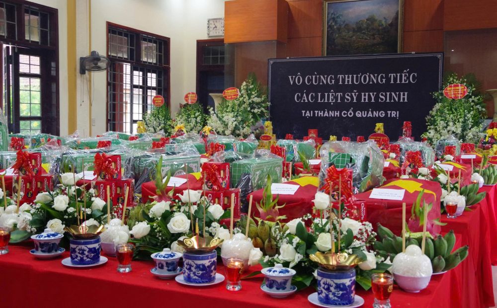 The army moved 34 martyrs' remains out of Quang Tri ancient citadel, preparing to bury them. Photo: H.Nguyen