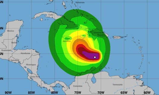 Bão số 13 Melissa dự báo mạnh lên thành cuồng phong. Ảnh: Trung tâm Bão Quốc gia Mỹ