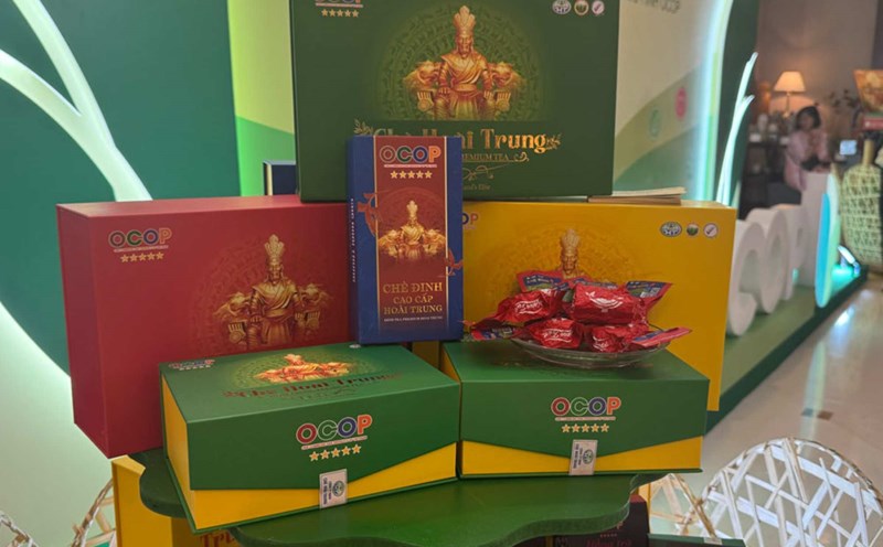 The food group accounts for the main proportion with 78.3% of OCOP products, the handicraft group accounts for 9.1%, the beverage group accounts for 8.3%, and the rest are other product groups. Photo: Thuy Linh