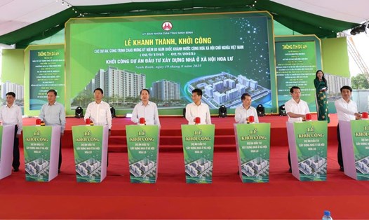 UBND tỉnh Ninh Bình khởi công Dự án nhà ở xã hội tại phường Hoa Lư với tổng mức đầu tư gần 2.000 tỉ đồng. Ảnh: Nguyễn Trường