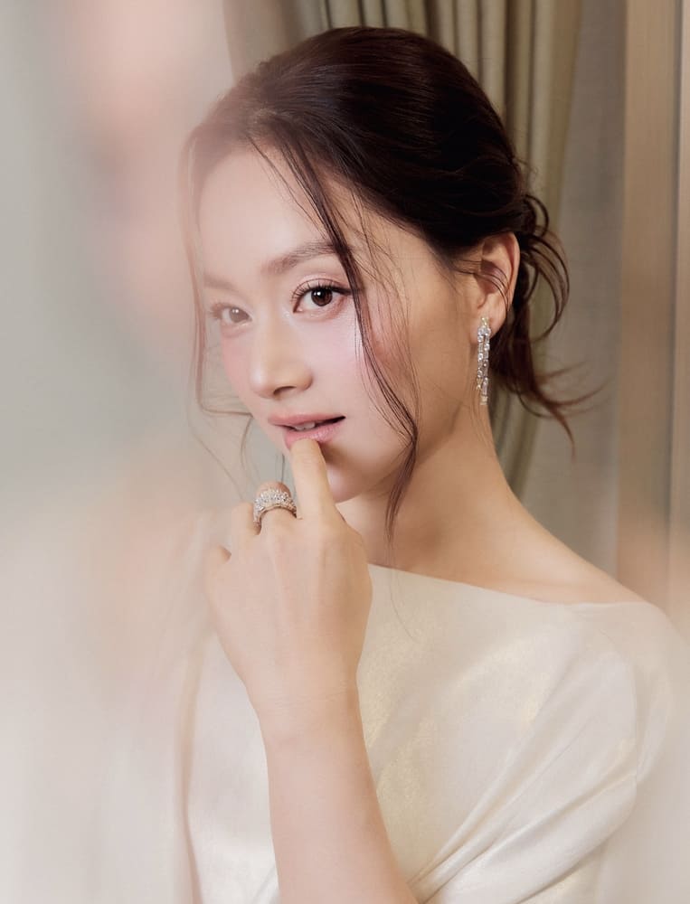 Sau khoang thoi gian kho khan, Lan Phuong dan on dinh cuoc song ben 2 con gai. Anh: Nhan vat cung cap