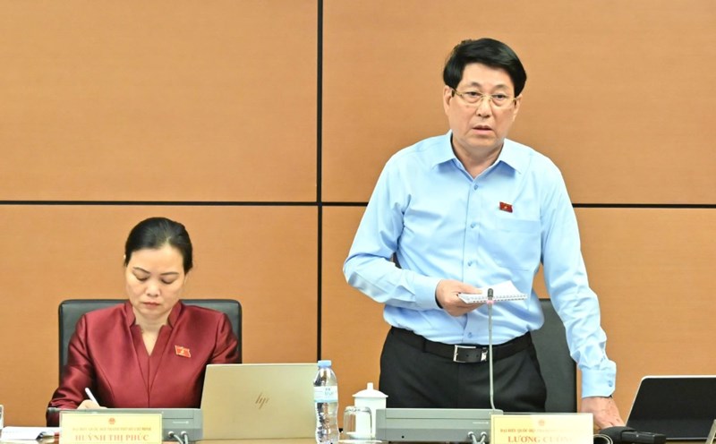 Politburo member and President Luong Cuong commented on the draft revised Law on Civil Servants. Photo: Quochoi.vn