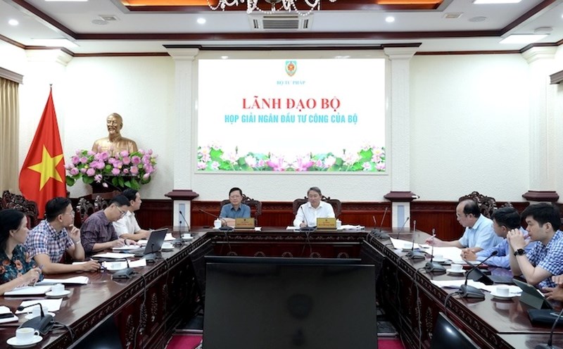 Lideres del Ministerio de Justicia se reunen sobre el desembolso de capital de inversion publica. Foto: Ministerio de Justicia