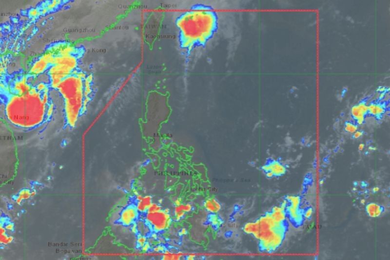 The low pressure near the East Sea is likely to strengthen into a tropical depression in the next 24 hours, then continue to develop into storm Salome right after storm No. 12 Fengshen. Photo: PAGASA