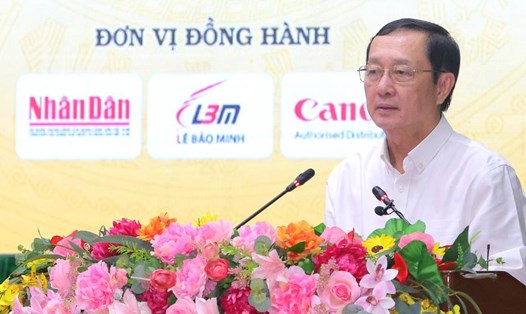 Đồng chí Huỳnh Thành Đạt – Ủy viên Trung ương Đảng, Phó Trưởng Ban Tuyên giáo và Dân vận Trung ương phát biểu khai mạc hội nghị. Ảnh: Hoàng Lộc