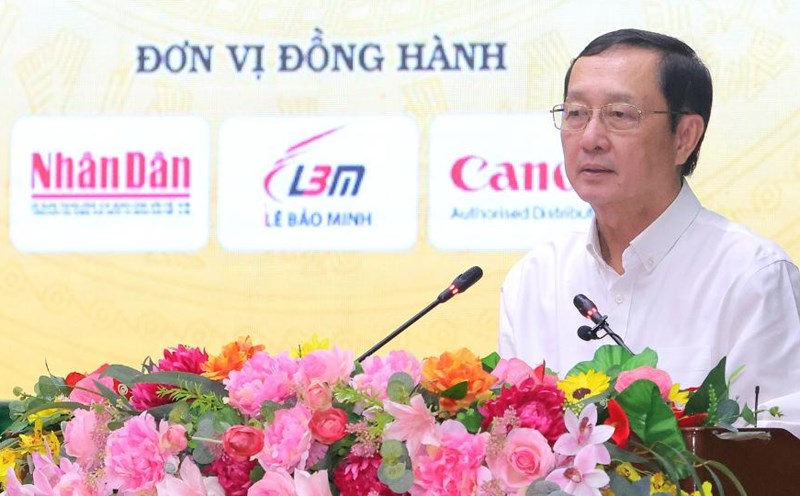 Comrade Huynh Thanh Dat - Member of the Party Central Committee, Deputy Head of the Central Propaganda and Mass Mobilization Committee delivered the opening speech at the conference. Photo: Hoang Loc