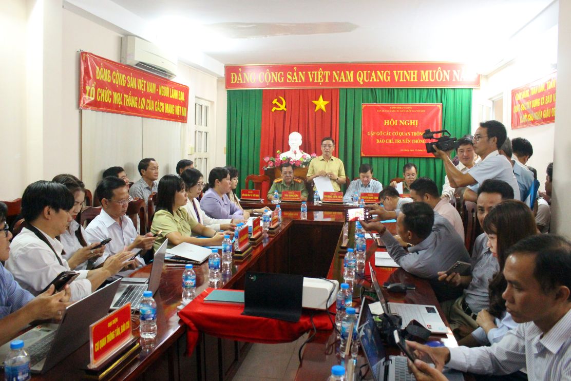 Quang canh buoi hop bao thong tin ve phuong an bo tri cac diem ban va soat ve tham quan tai Khu du lich quoc gia Nui Sam vao sang 22.10.2025. Anh: Thanh Mai