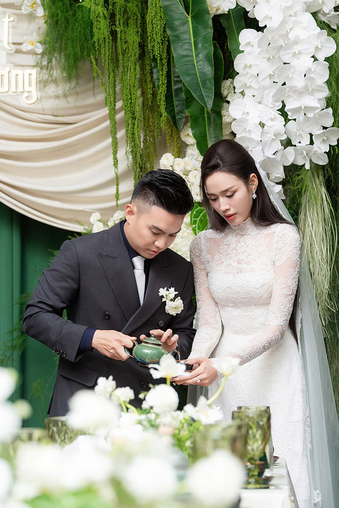 Co dau, chu re thuc hien cac nghi thuc trong le vu quy tai Thanh Hoa - que nha cua Do Thi Ha. Anh: Le Chi Linh