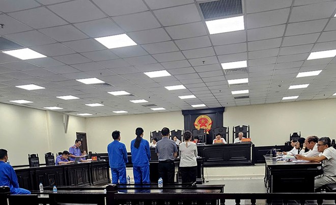 Xét xử các cựu kiểm sát viên vụ nhận tiền tỉ chạy án cho 8 người trong 1 gia đình