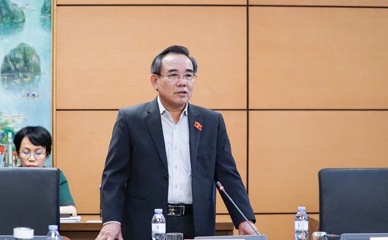 National Assembly delegate Le Huu Tri stated the reality of having too many airports and international airport names that are not commensurate with reality and frequent air delay. Photo: Pham Dong