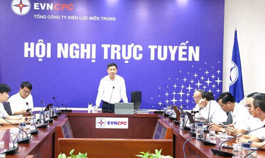Tổng Công ty Điện lực miền Trung (EVNCPC) yêu cầu bảo đảm cung cấp điện liên tục và an toàn cho khách hàng, đồng thời giảm thiểu thiệt hại do bão gây ra. Ảnh: Ngọc Thạch