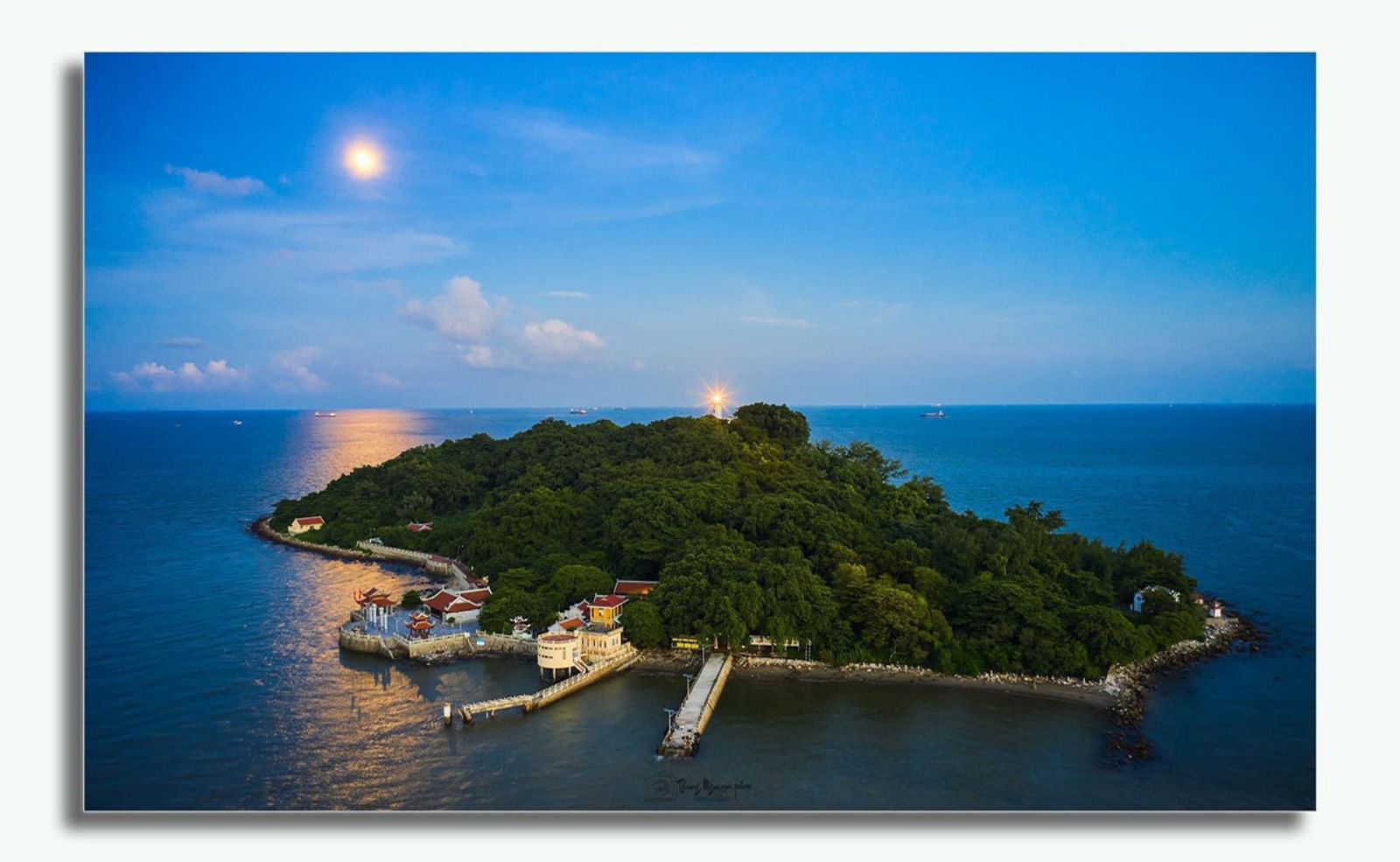 Explore the heritage of Hon Dau island seen from above. Photo: Center for Tourism Services and Monument Management