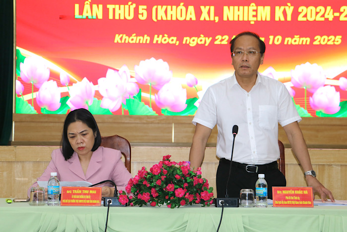 Ong Nguyen Khac Ha - Pho Bi thu Tinh uy, Chu tich Uy ban MTTQ Viet Nam tinh Khanh Hoa phat bieu khai mac hoi nghi. Anh: Phuong Linh