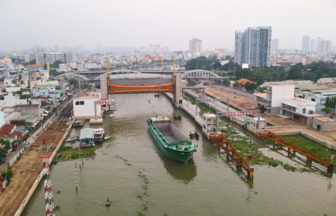 Cong ngan trieu Tan Thuan. Anh: Anh Tu
