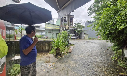 Khu dân cư ở phường Hòa Khánh (Đà Nẵng) có mặt đường cao hơn nền nhà. Ảnh: Thu Giang