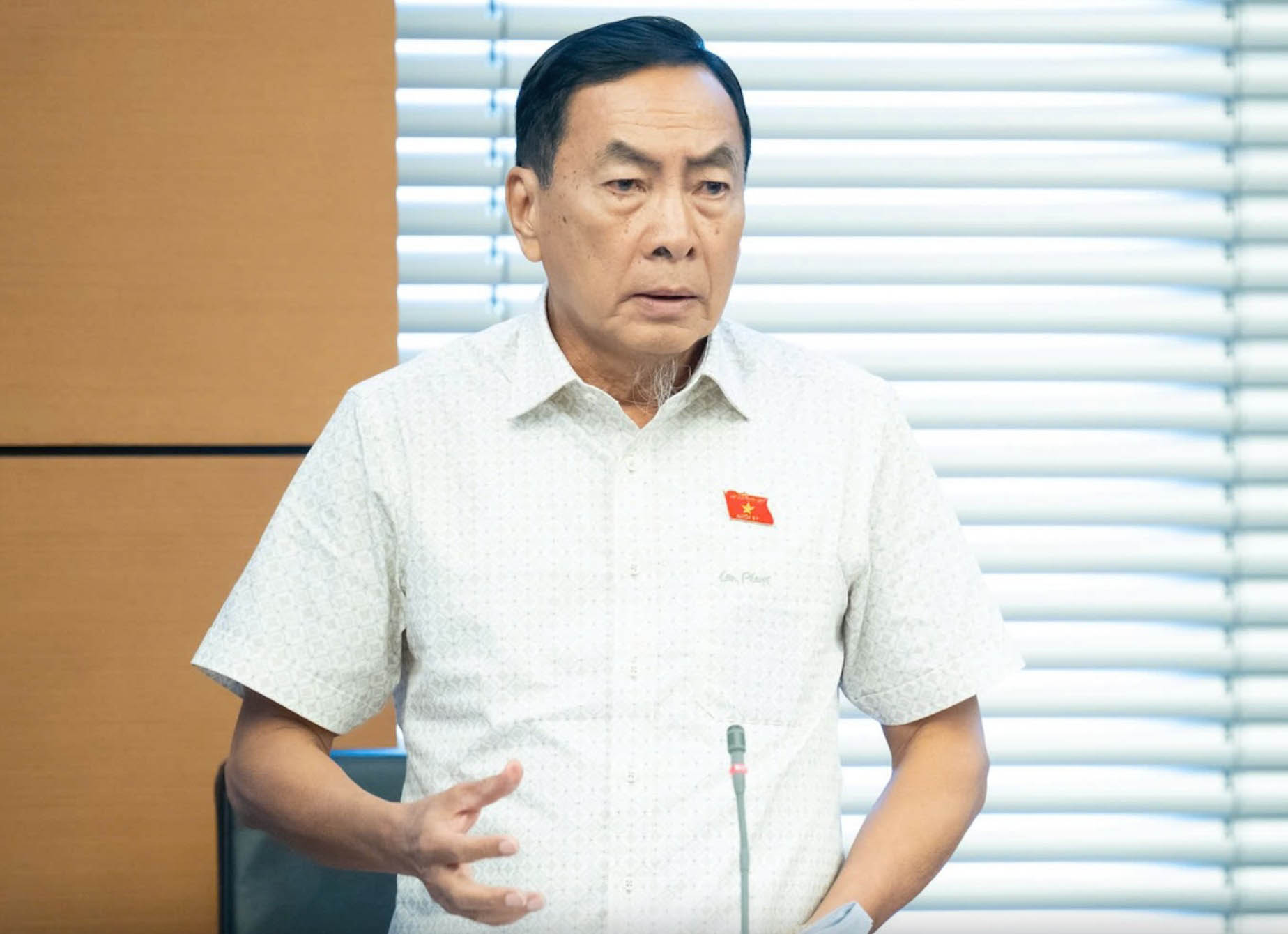 National Assembly delegate Pham Van Hoa said that flight delays not only occur with low-cost airlines but also with airlines with high fares. Photo: Pham Thang