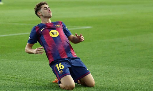 Fermin Lopez lập cú hat-trick ấn tượng tại Champions League.  Ảnh: AFP