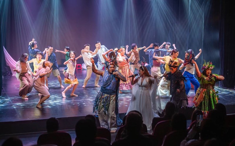 Artists performing music. Photo: Organizing Committee.