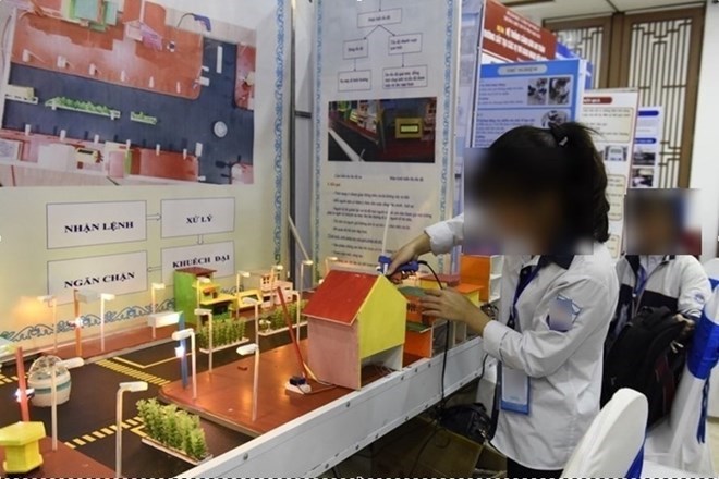Officials can be assigned to participate in managing and operating enterprises many times at a business to commercialize the results of scientific research. Photo: Hai Dang