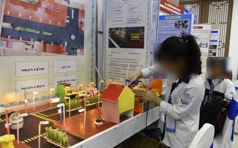 Officials can be assigned to participate in managing and operating enterprises many times at a business to commercialize the results of scientific research. Photo: Hai Dang