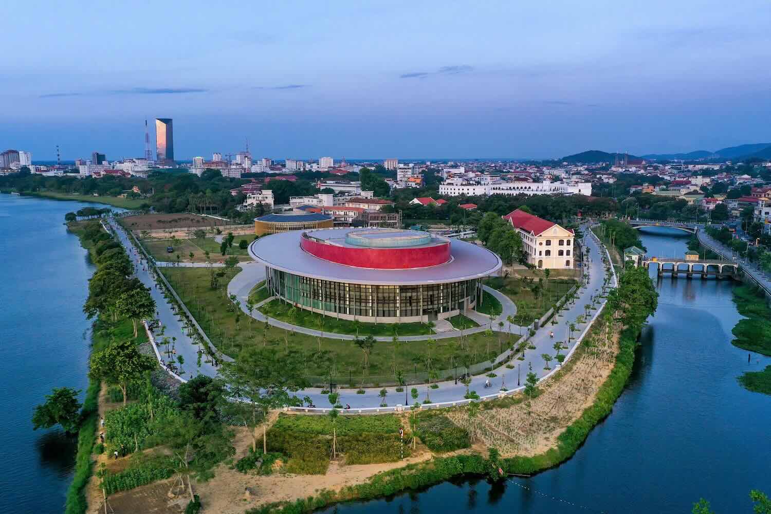 Song Huong Theater - where the TV bridge will host the 2025 Road to Olympia Final. Photo: Nguyen Phong.