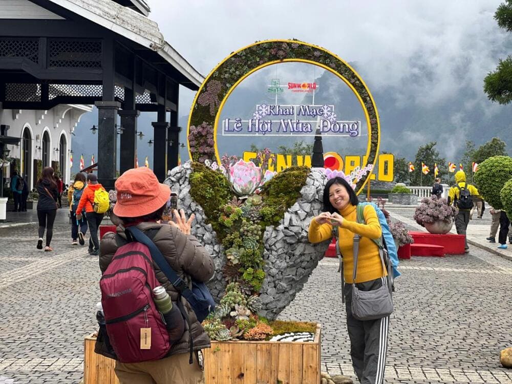 Sen da tuong trung cho ban linh con nguoi luon no luc vuon minh vuot qua nhung kho khan, thu thach trong cuoc song. Anh: Thanh Son