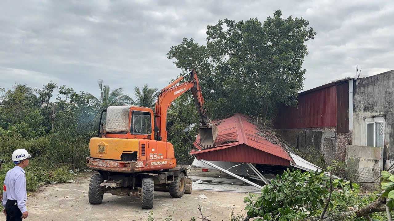 施行プロセスでは、公開性と透明性の原則が保証されます。写真: ハイフォン市ズオンキン区の電子情報ポータル