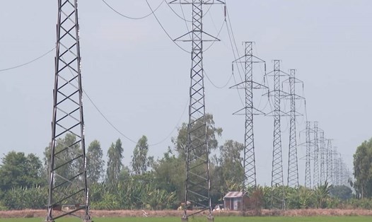 Hơn 40 tỉ đồng để di dời 6 trụ điện 220kV cản tiến độ cao tốc tại Cần Thơ
