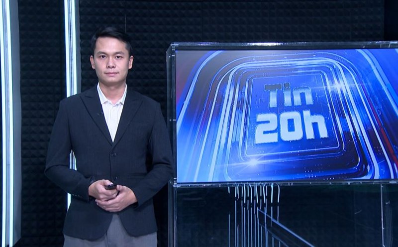 20h News: People strive to fight storm No. 12, authorities closely monitor dangerous areas