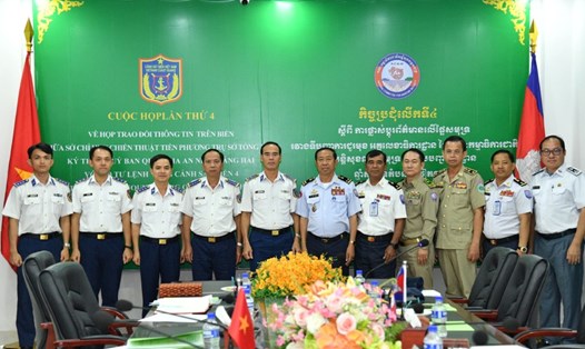 Đoàn công tác Bộ Tư lệnh Vùng Cảnh sát biển 4 làm việc với Sở Chỉ huy Chiến thuật tiền phương Campuchia.