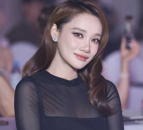 Nha Phuong xinh dep trong su kien. Anh: Nghe si cung cap