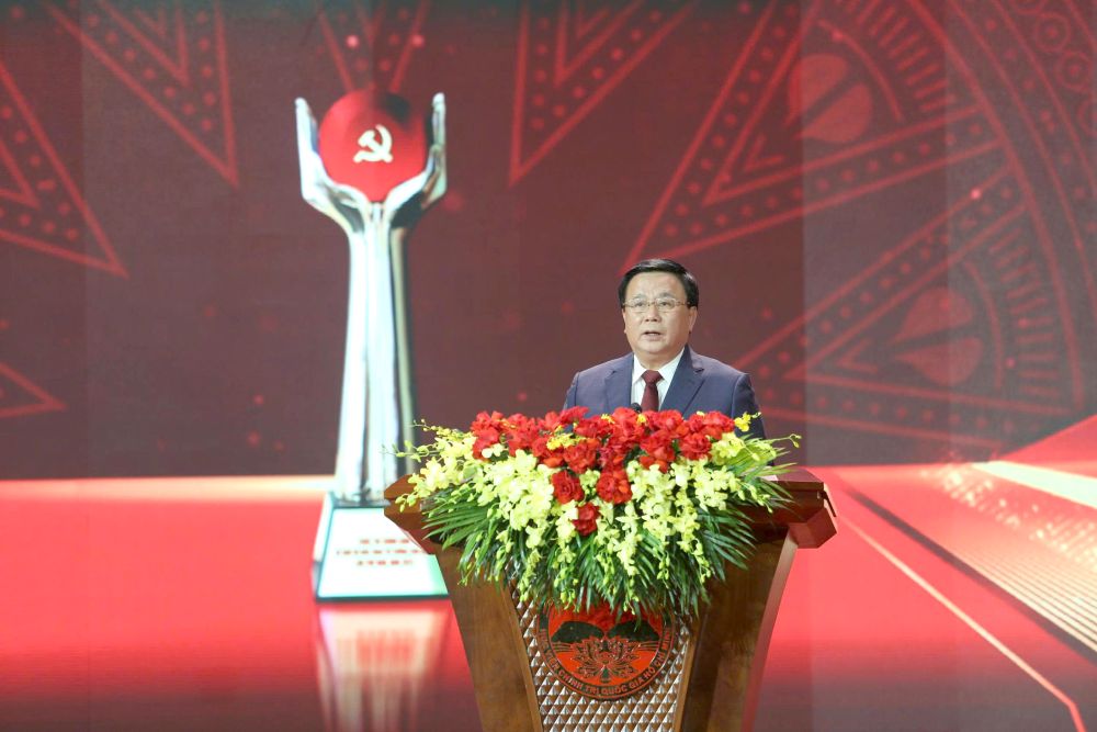 GS.TS Nguyen Xuan Thang phat bieu tai Le trao giai. Anh: Tran Vuong