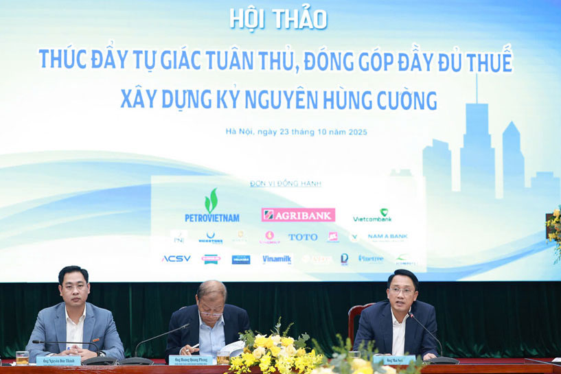 Hoi thao buoc vao phien thu 2: “Dong hanh xay dung van hoa thue tu giac“. Anh: Hai Nguyen