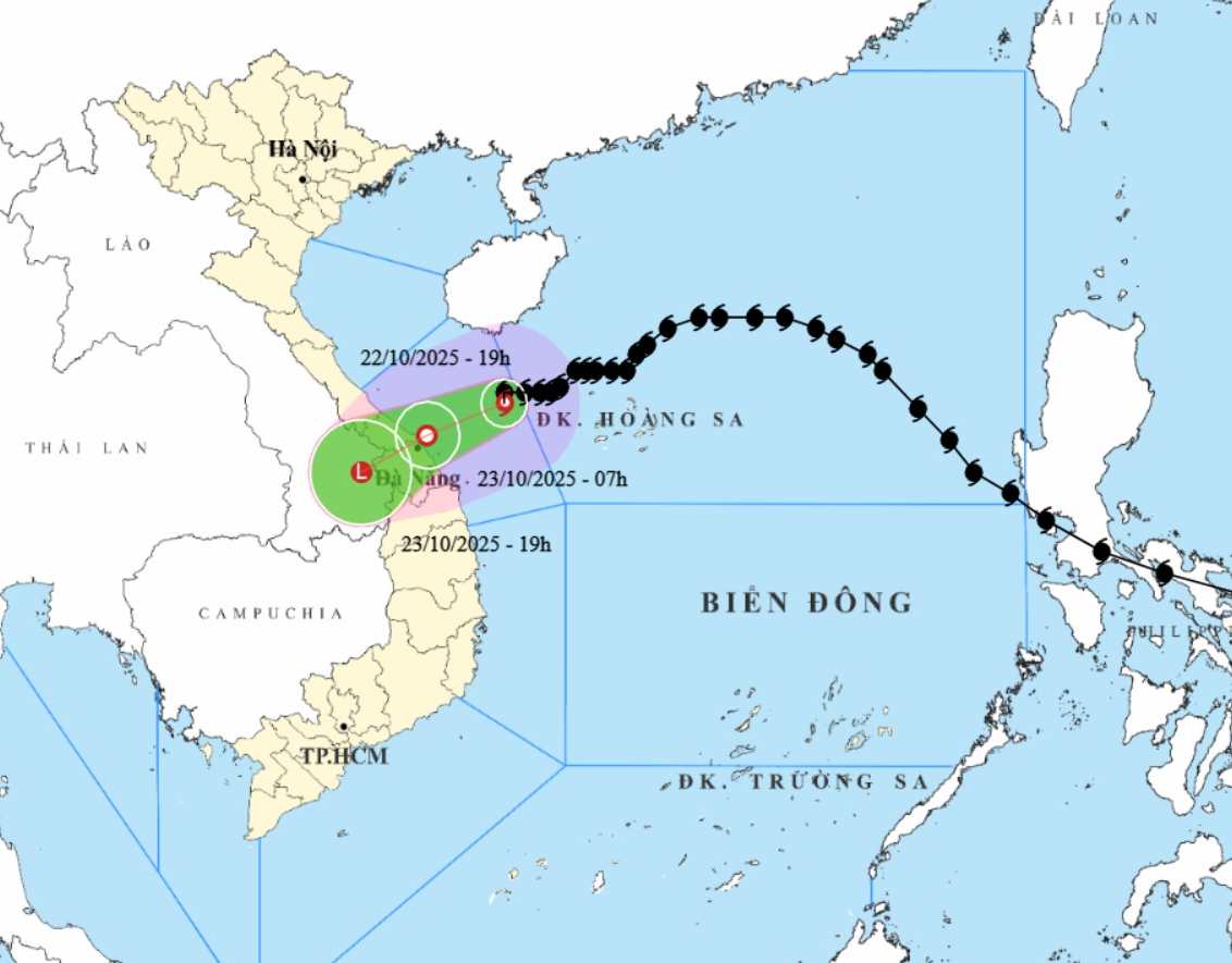 Du bao thoi tiet hom nay 23.10, bao so 12 chinh thuc do bo dat lien Viet Nam. Anh: Trung tam Du bao Khi tuong Thuy van quoc gia