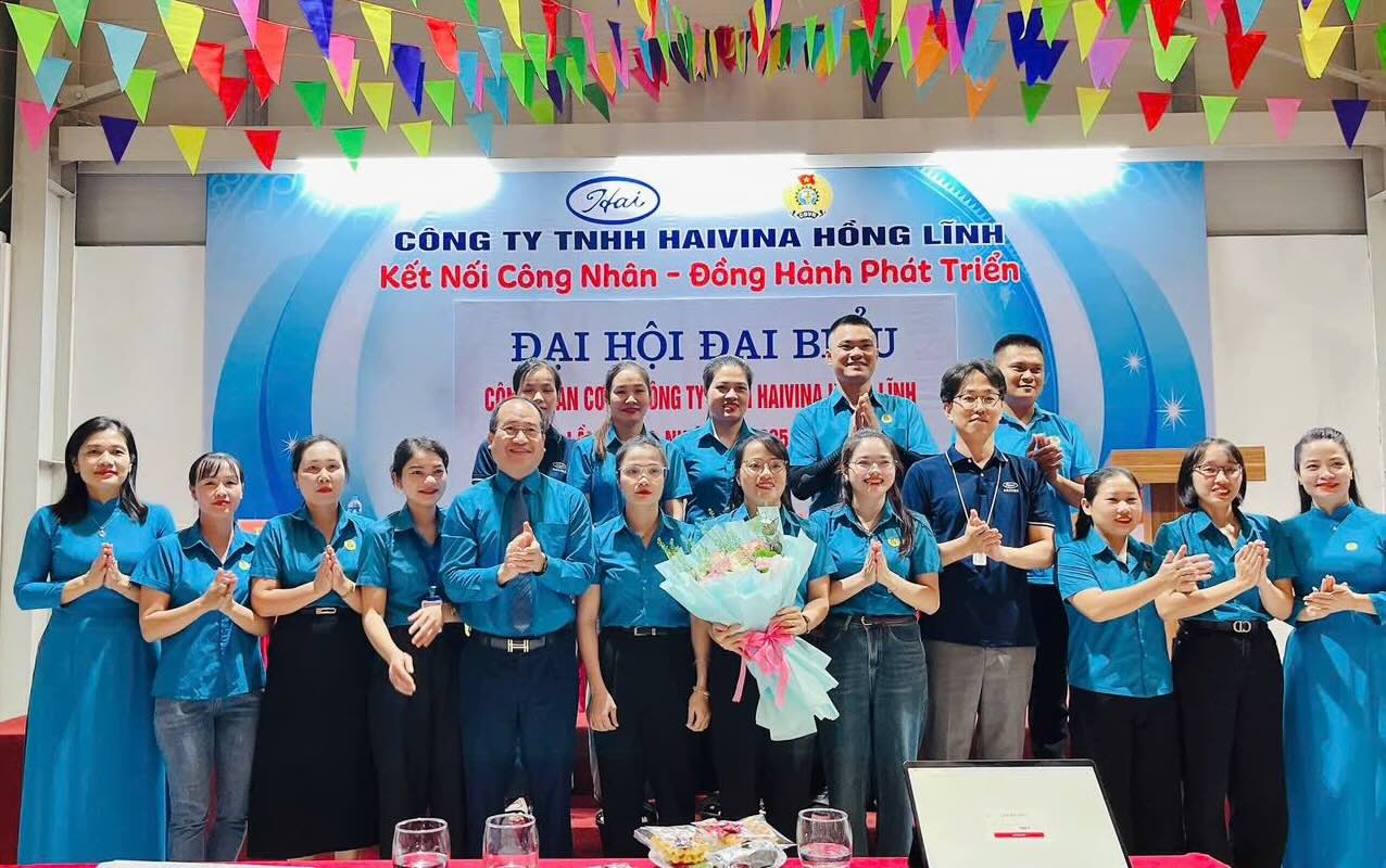 Haivina Hong Linh Co. Ltd. 노동조합이 제3차 총회를 개최합니다. 사진: 하띤 노동조합