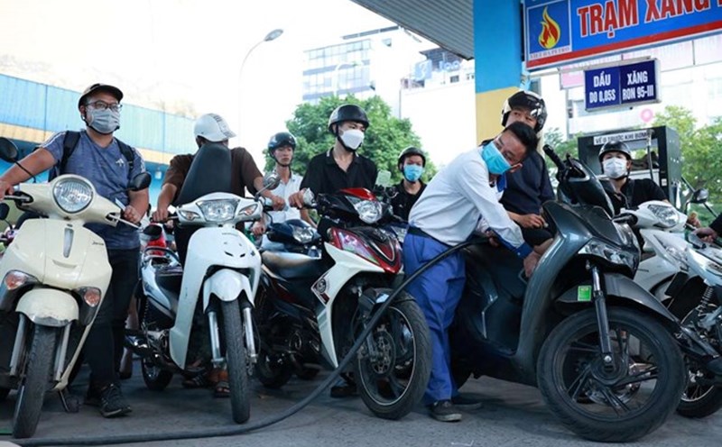 VPI forecasts that in the operating period on October 23, 2025, retail gasoline prices may decrease by 1.3-1.5% while oil prices will decrease sharply by 2.6-4.5%. Photo: Hai Nguyen